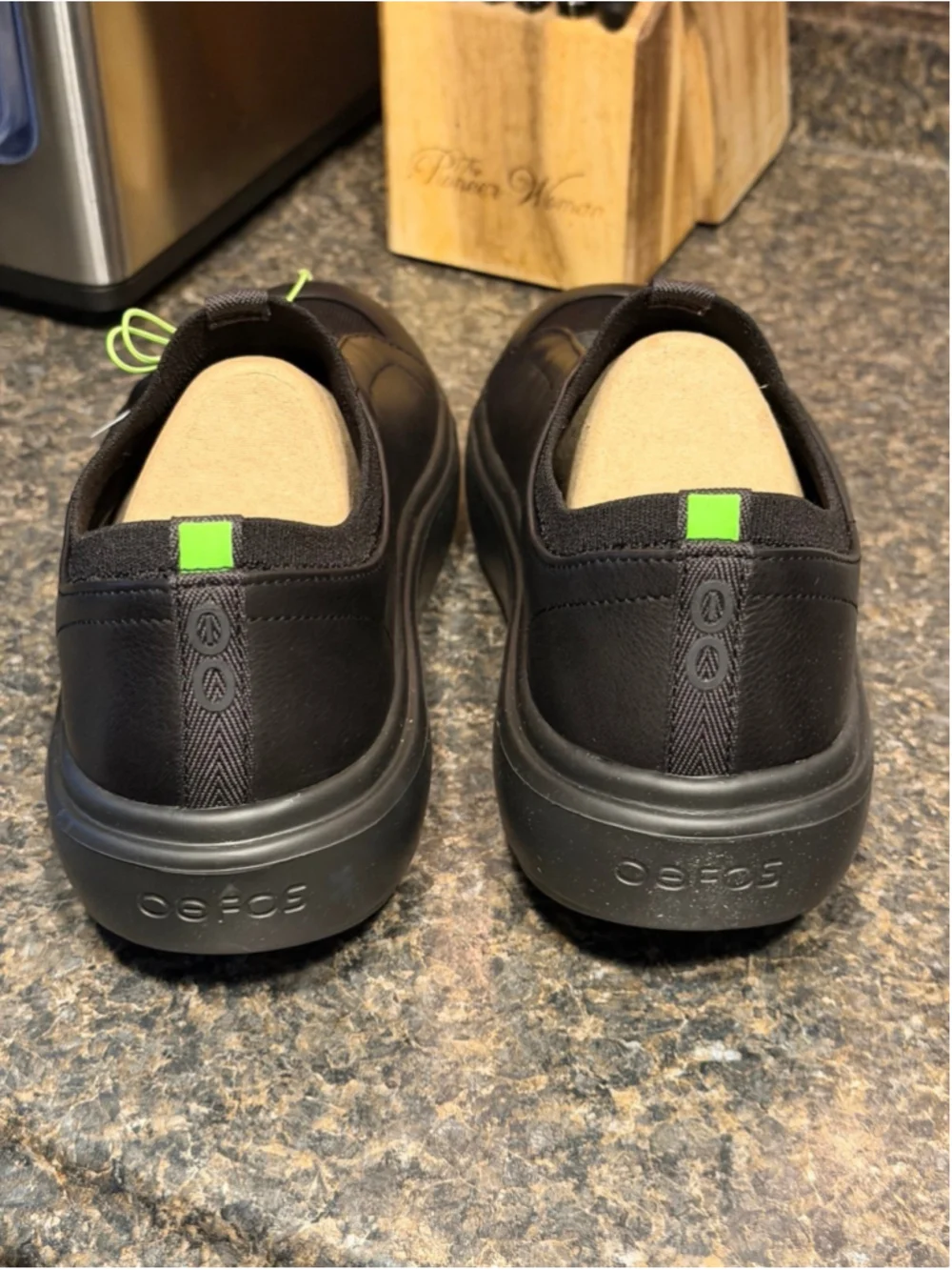 NIB Oofos Club+ WOMEN'S SLIP-ON LEATHER SHOE